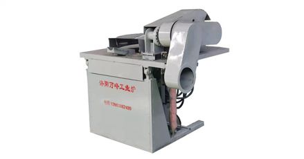 國(guó)外客戶定制的中頻爐，鑄錠機(jī)安裝現(xiàn)場(chǎng)（洛陽(yáng)萬(wàn)峰工業(yè)爐）